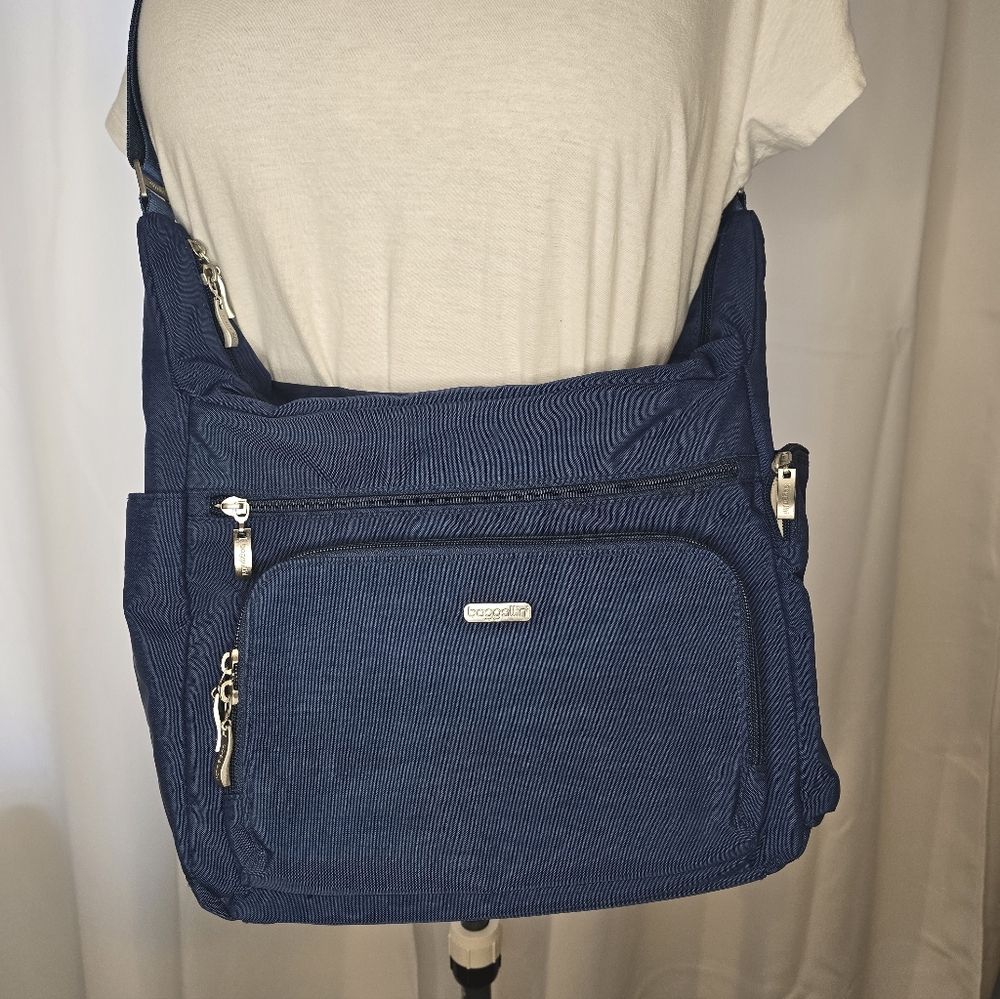 Baggallini Navy Textured Crossbody Bag